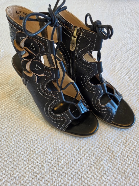 L'artiste Shoes - L'Artiste open toe booties black leather Alejandra, Spring Step laces heel boho